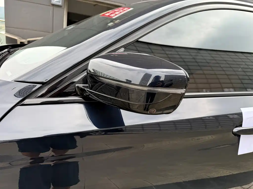 BMW 5 Series — миниатюра 15