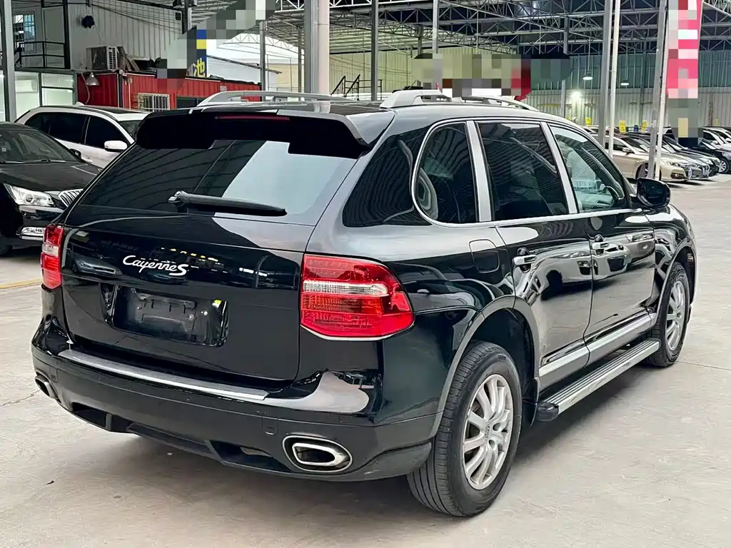 Porsche Cayenne — миниатюра 6
