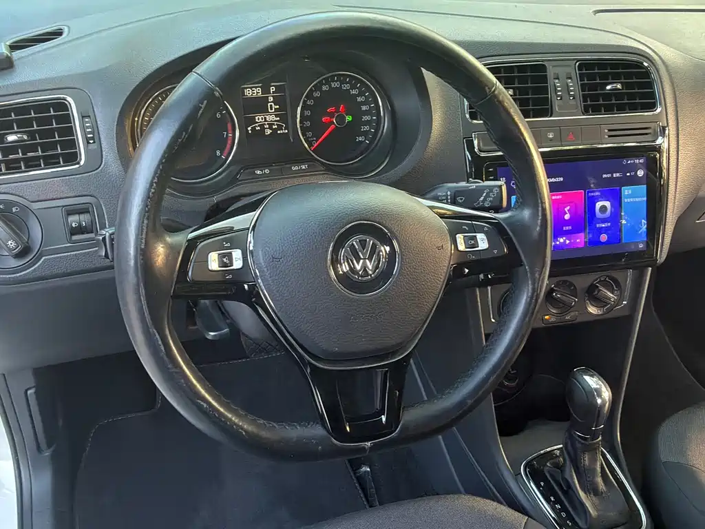 Volkswagen Polo — миниатюра 5
