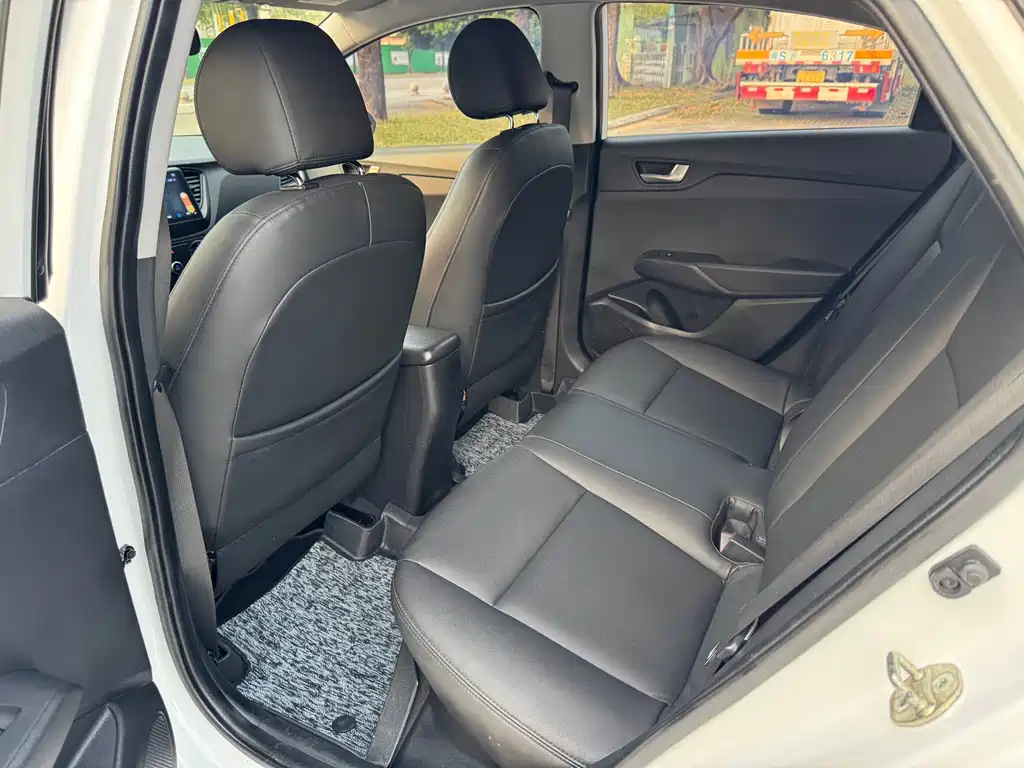 Hyundai Verna — миниатюра 11