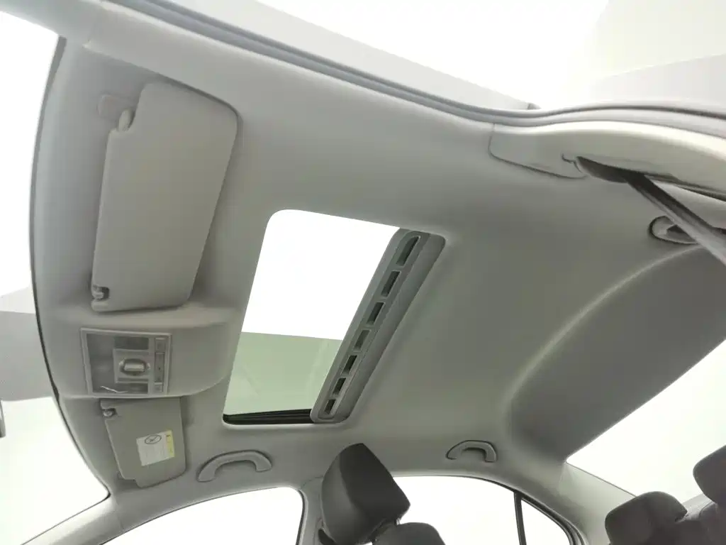 Volkswagen Jetta — миниатюра 14