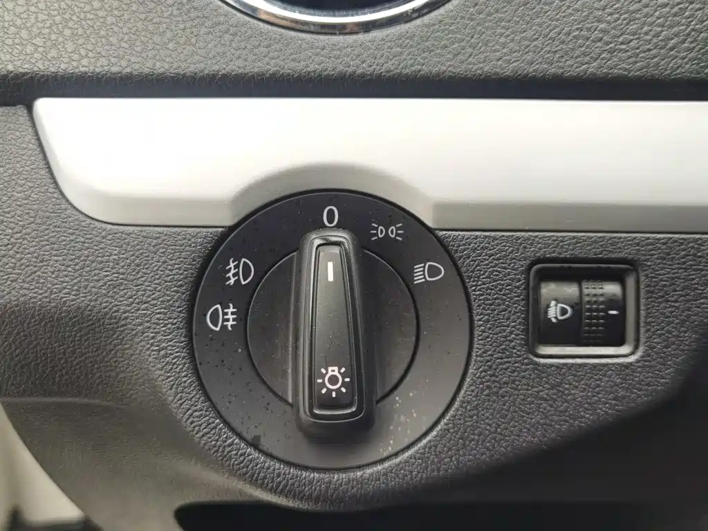 Volkswagen Jetta — миниатюра 21