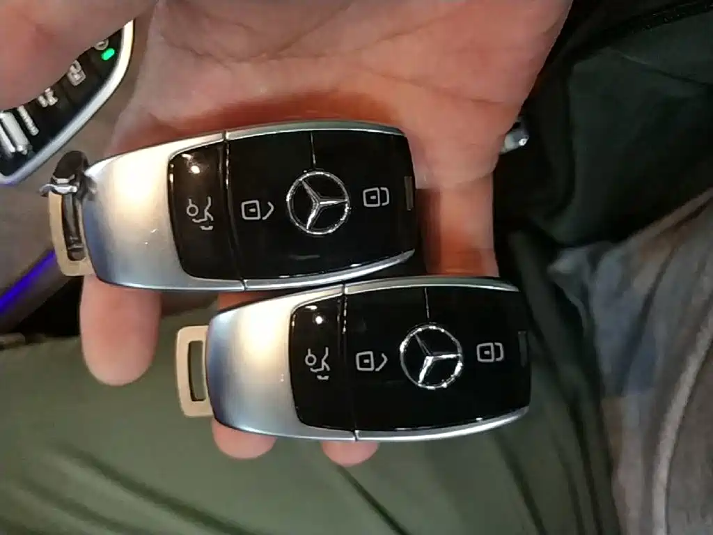 Mercedes-Benz E-Class — миниатюра 9