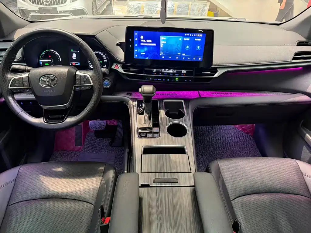 Toyota Sienna 2021 2.5L Luxury