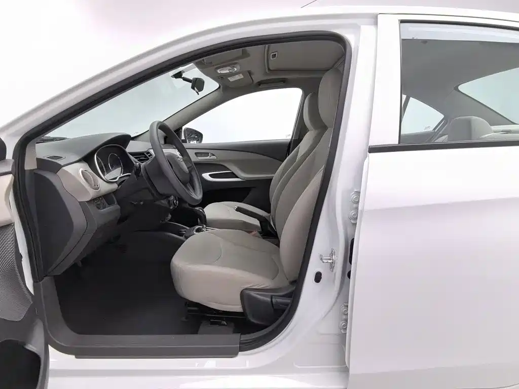 Chevrolet Sail — миниатюра 10