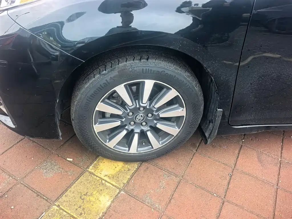Toyota Sienna — миниатюра 10