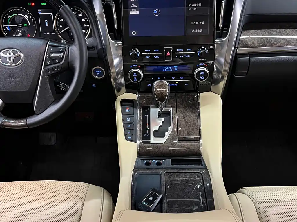 Toyota Vellfire — миниатюра 17
