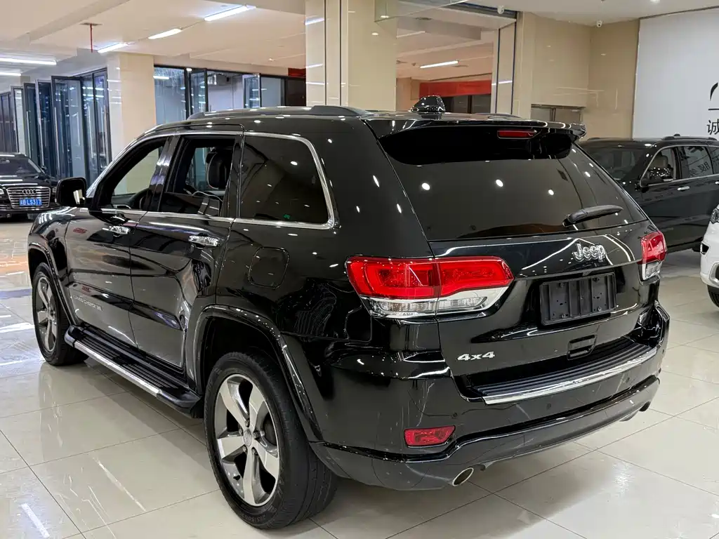 Jeep Grand Cherokee (Import) — миниатюра 18