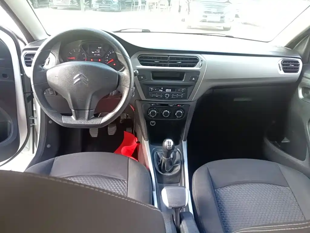 Citroen Elysee — миниатюра 10