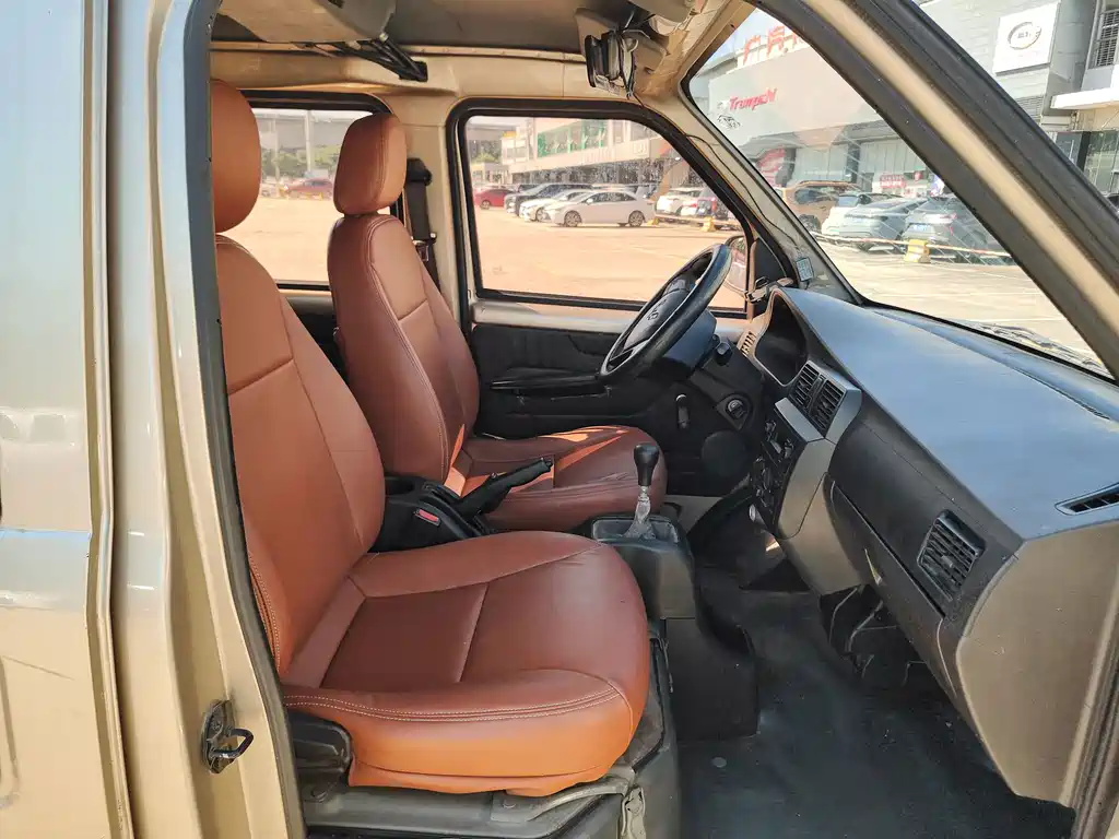 Wuling Rongguang — миниатюра 10
