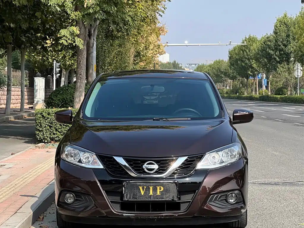 Nissan Tiida — миниатюра 2