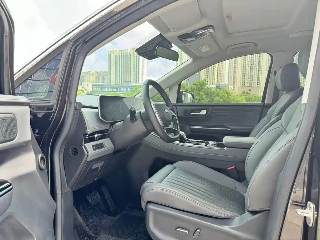JAC Refine Refine RF8 PHEV — миниатюра 8