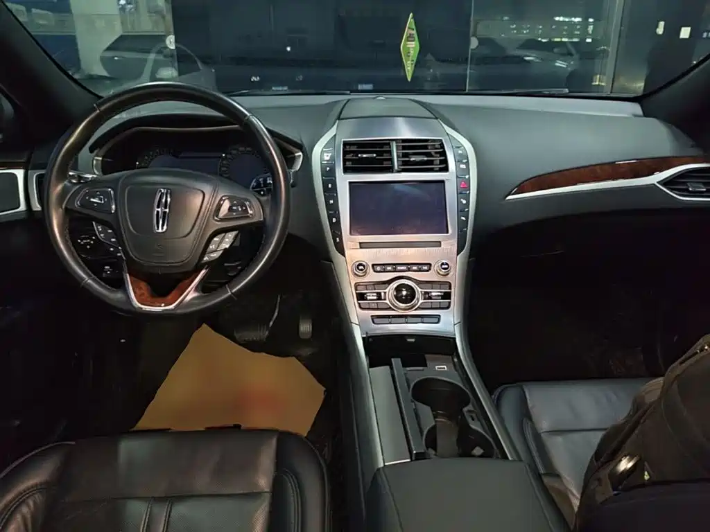 Lincoln MKZ — миниатюра 10