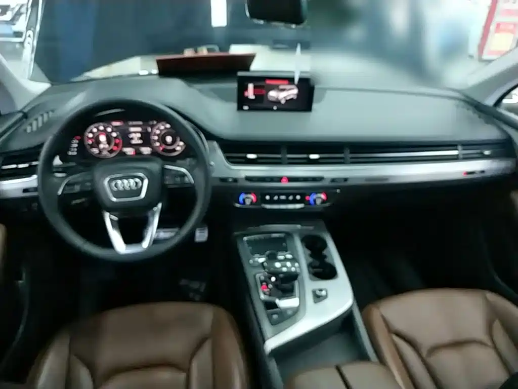 Audi Q7 — миниатюра 10