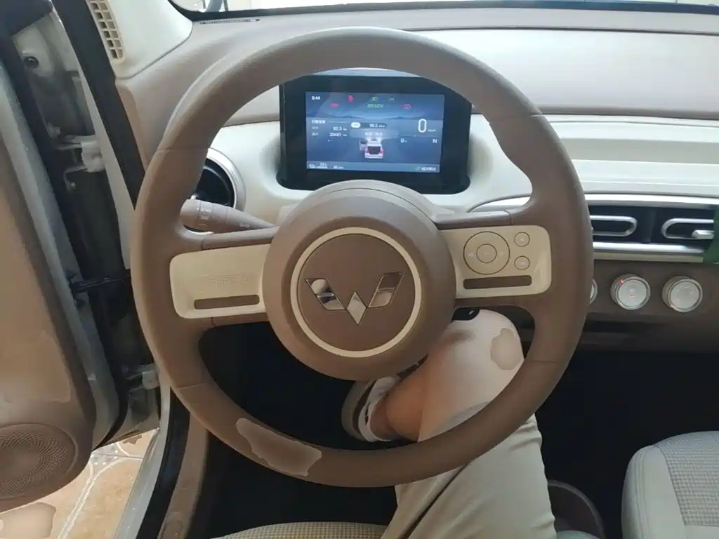 Wuling MINIEV — миниатюра 11