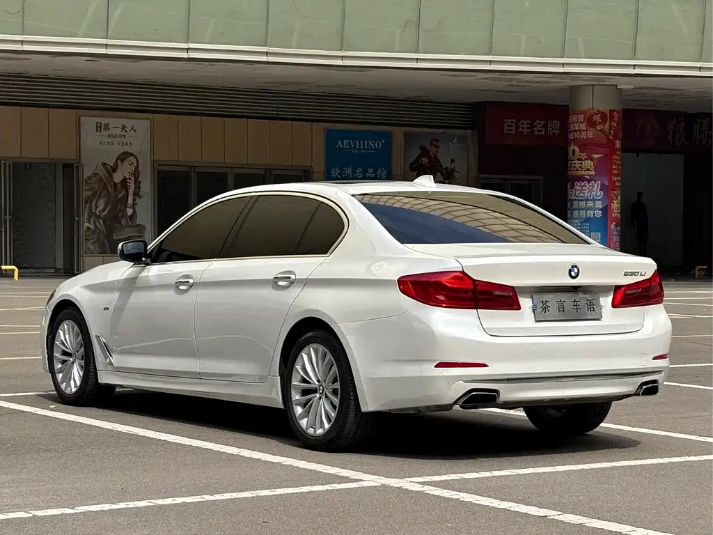 BMW 5 Series — миниатюра 6