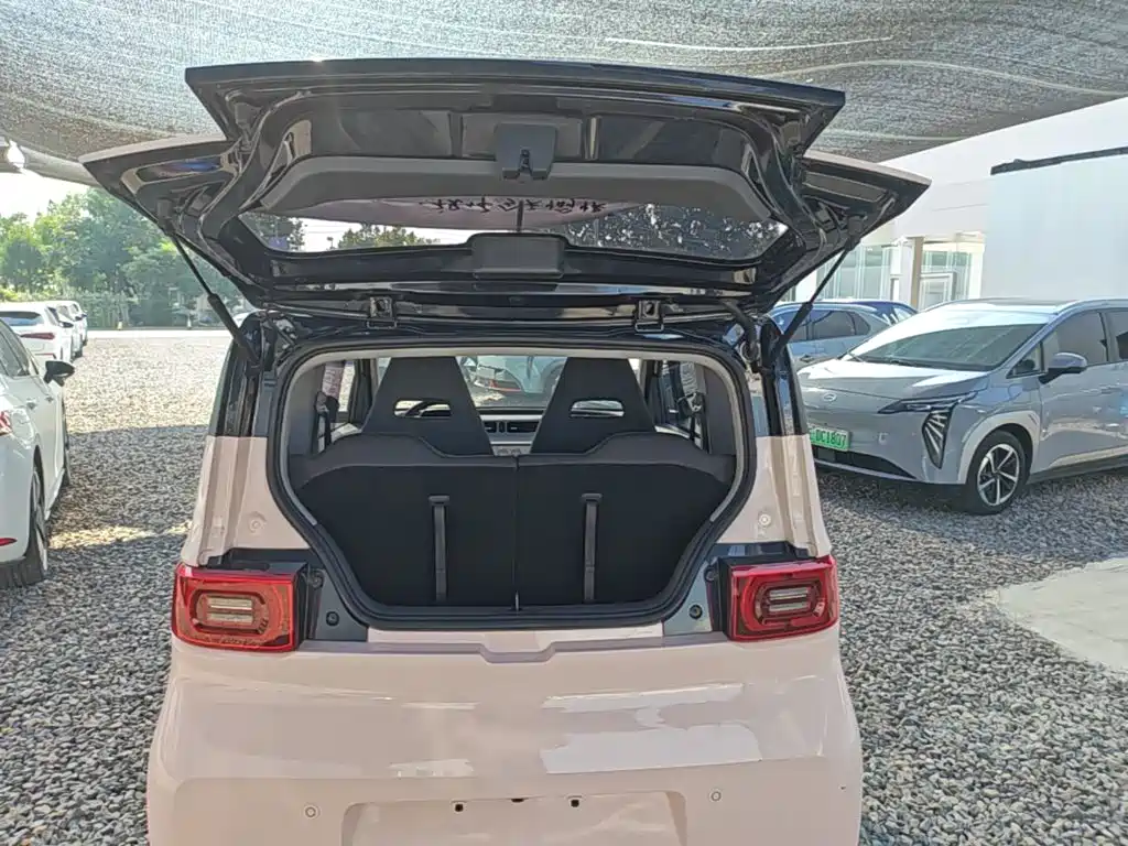 Wuling MINIEV — миниатюра 19