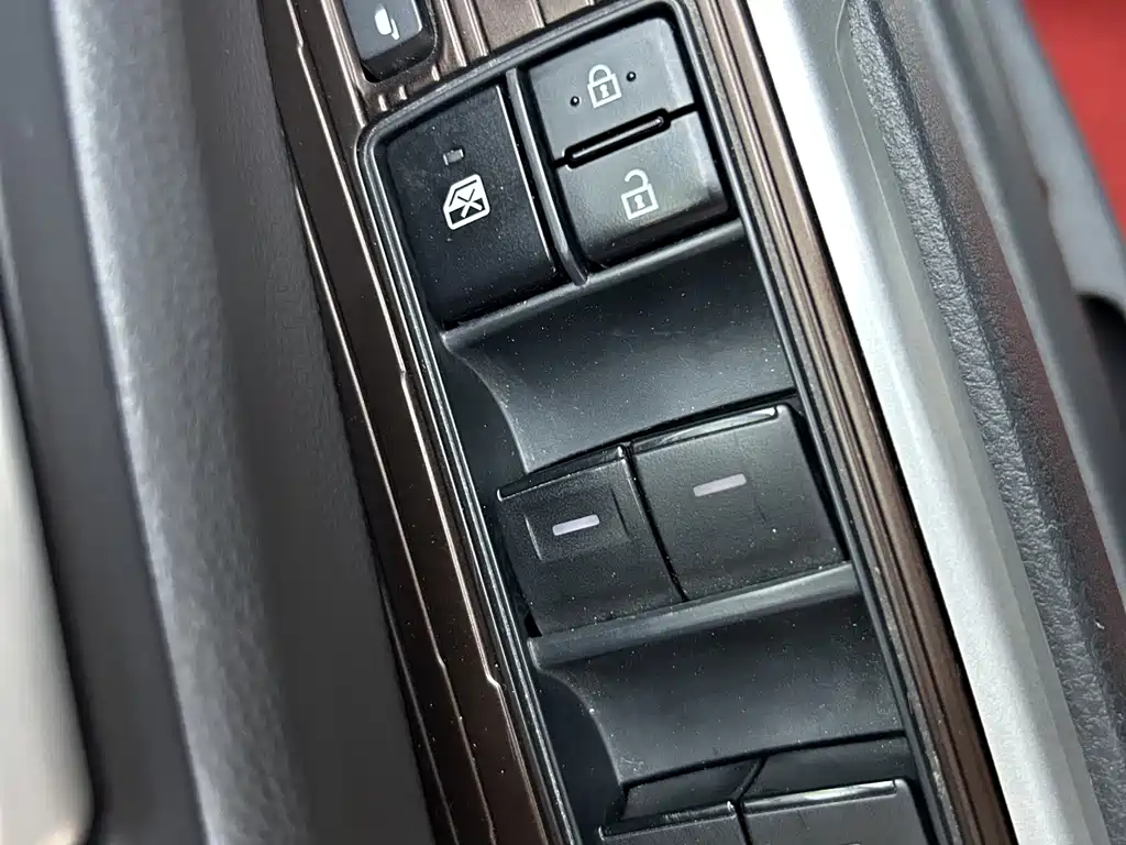 Toyota Granvia — миниатюра 20