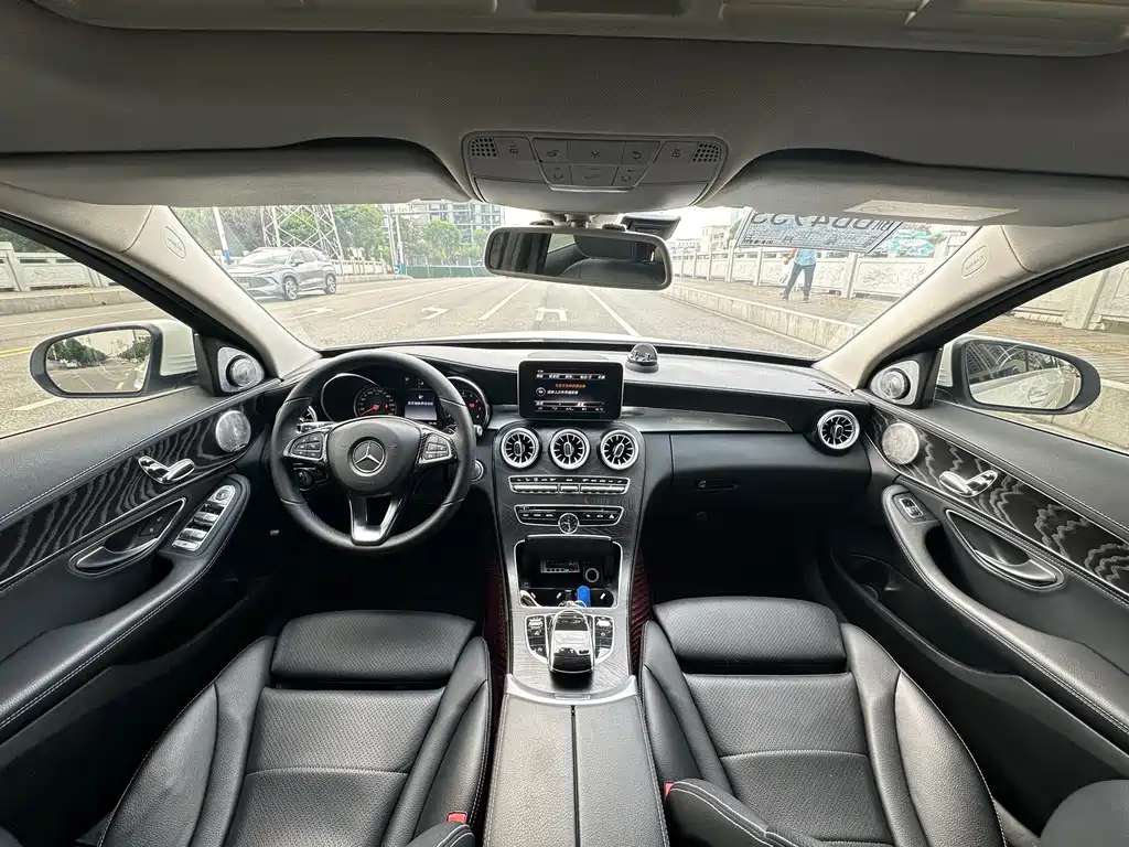 Mercedes-Benz C-Class — миниатюра 10