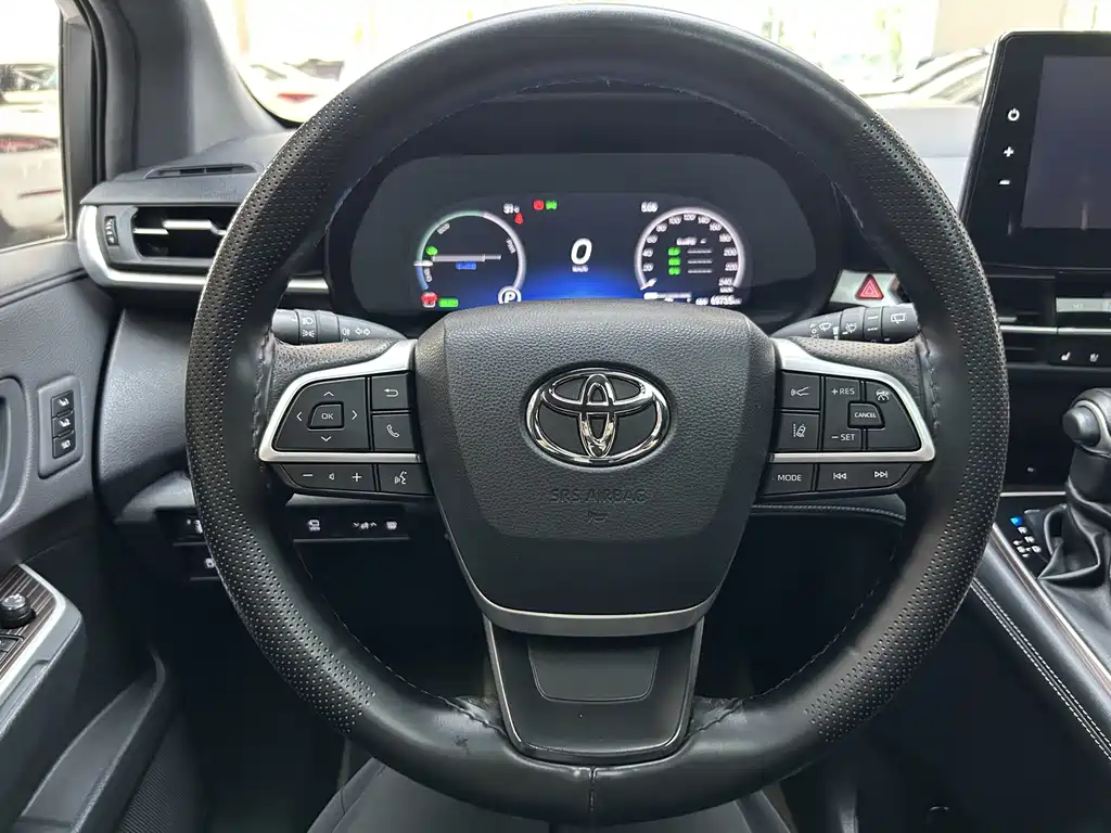 Toyota Granvia — миниатюра 24