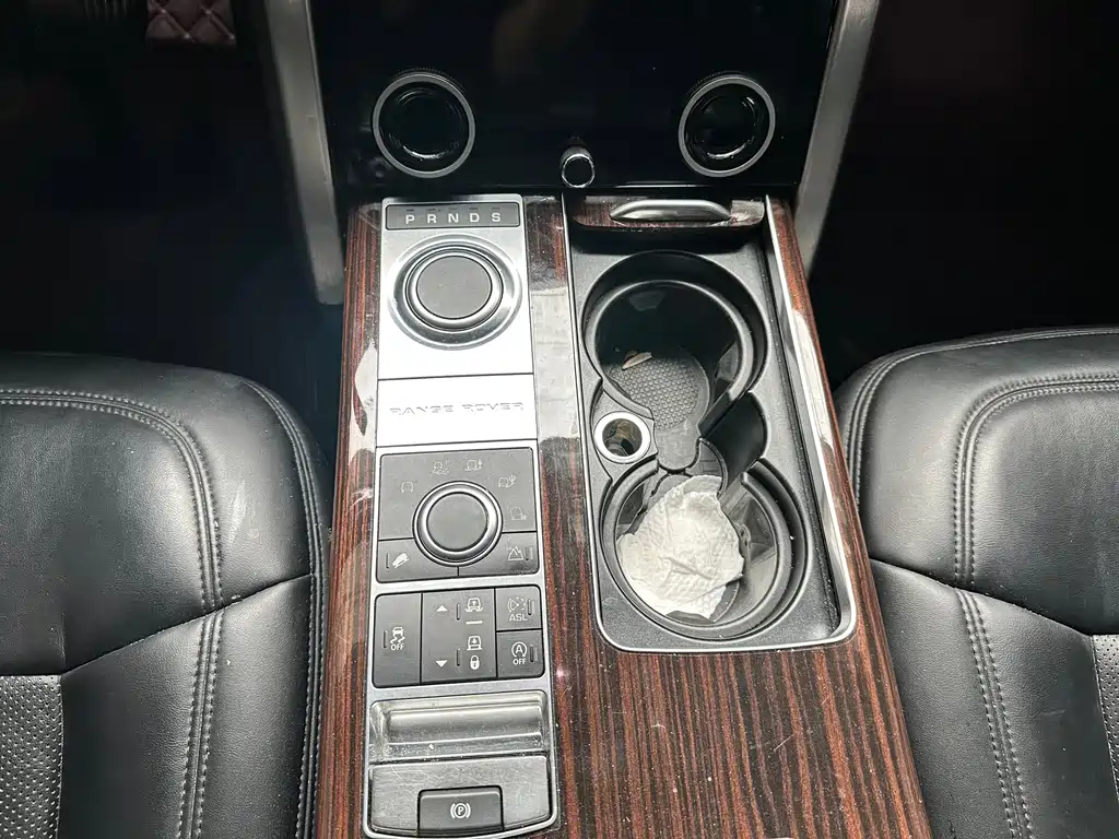 Land Rover Range Rover — миниатюра 13