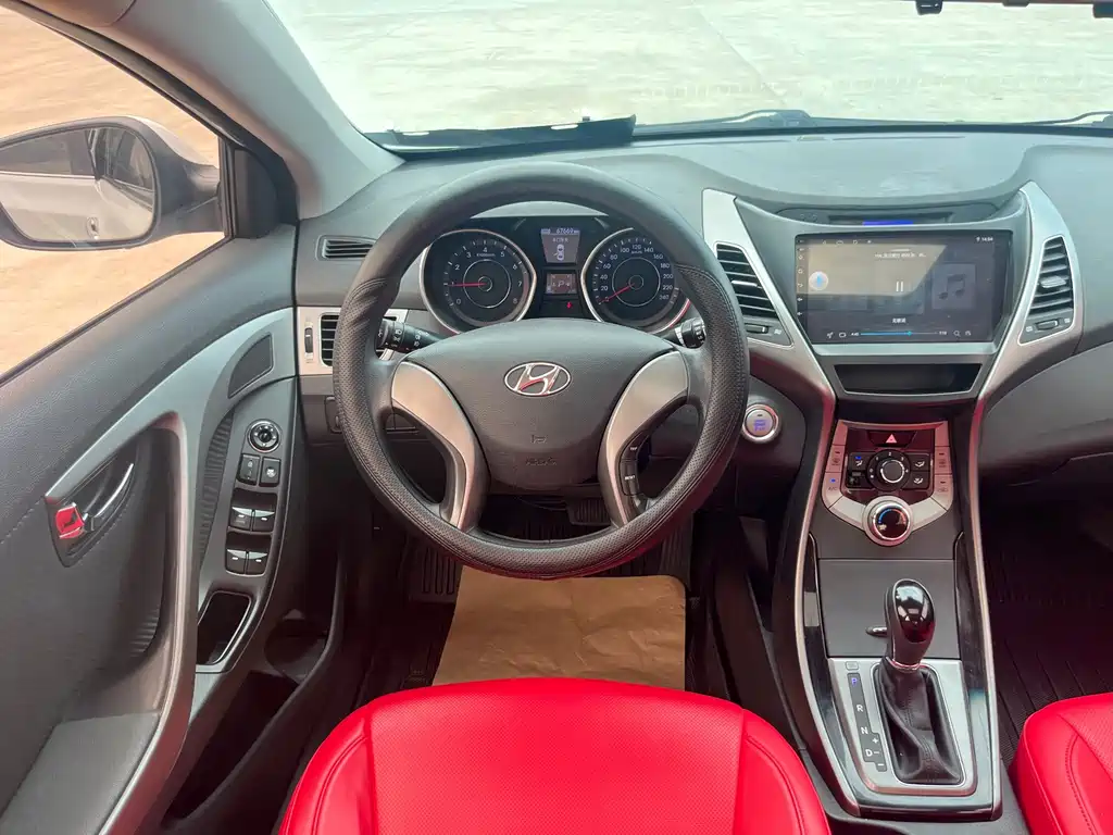 Hyundai Elantra Langdong — миниатюра 12