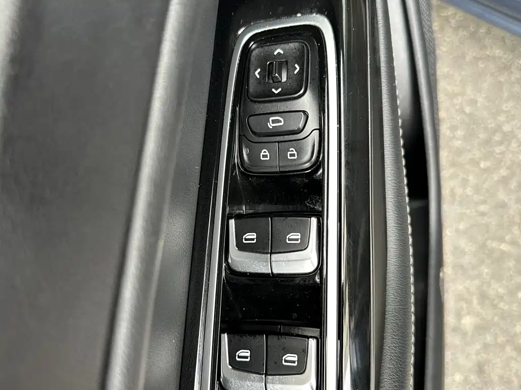 Wuling Victory — миниатюра 19