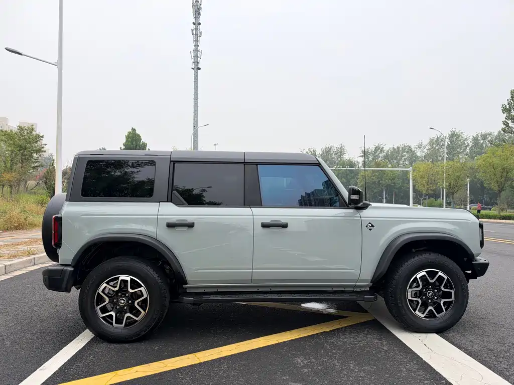 Ford Bronco — миниатюра 7