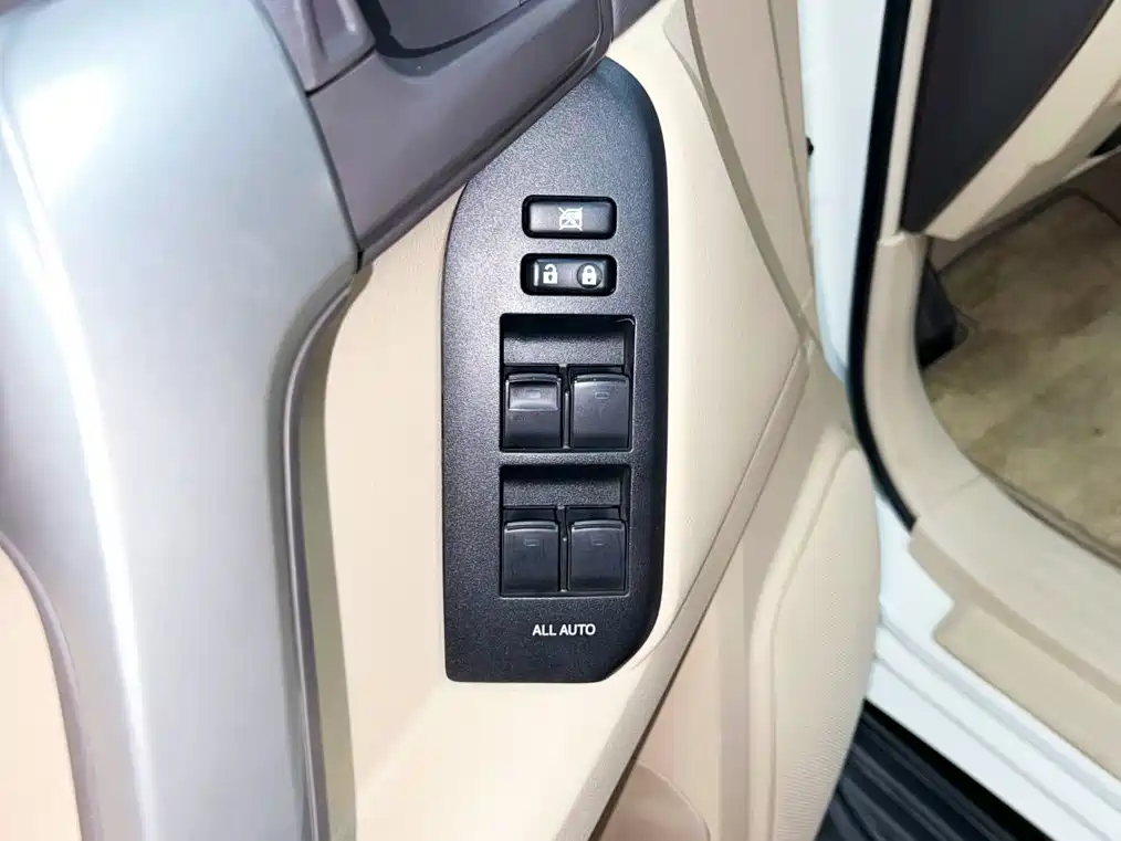 Toyota Prado (Import) — миниатюра 21
