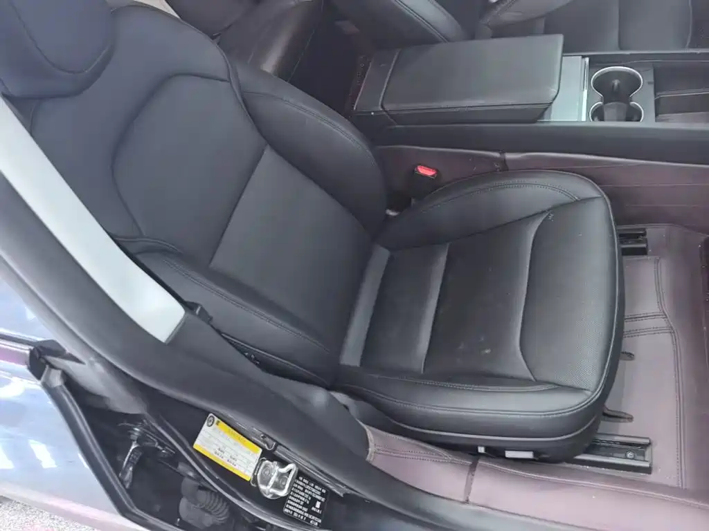 Tesla Model 3 — миниатюра 25