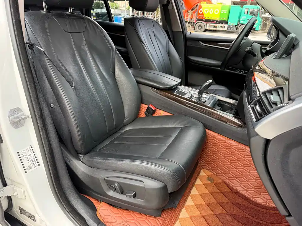 BMW X5 (Import) — миниатюра 9