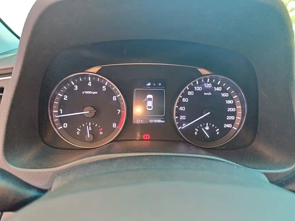 Hyundai Elantra — миниатюра 12