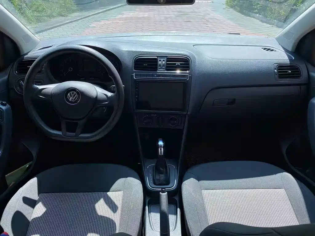 Volkswagen Polo — миниатюра 6