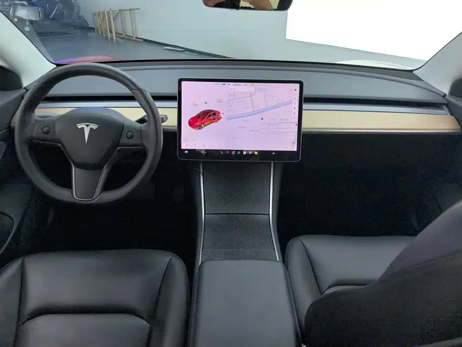 Tesla Model 3 — миниатюра 12