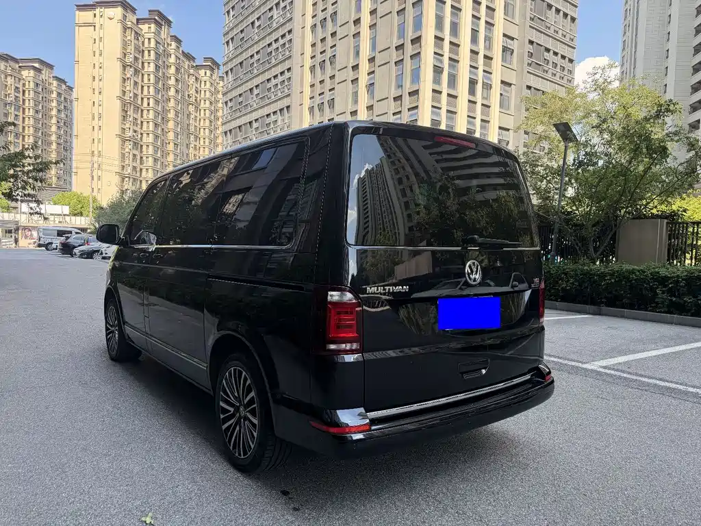 Volkswagen Multivan — миниатюра 3