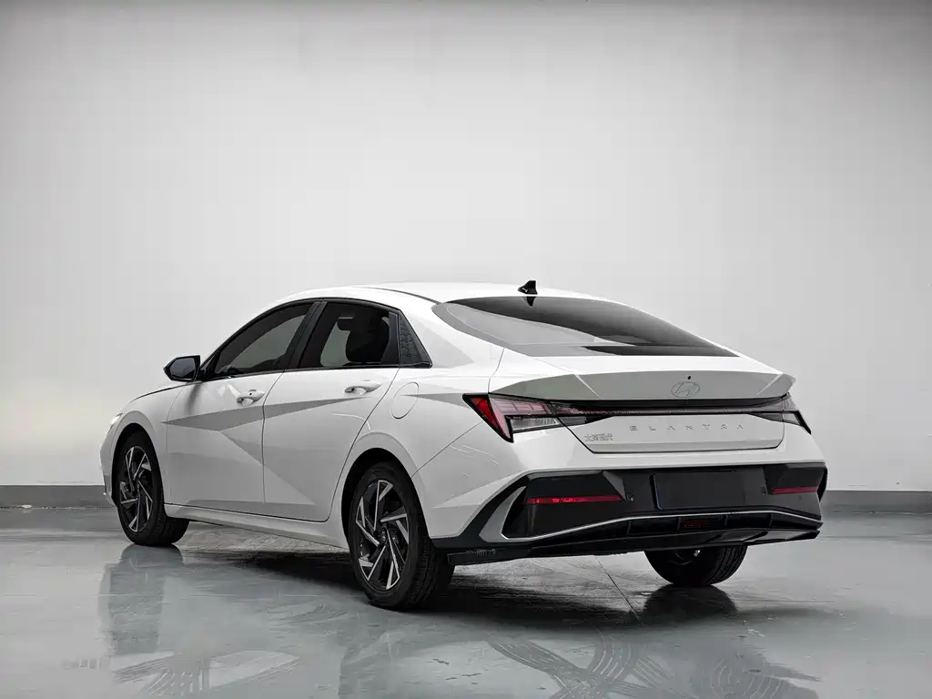 Hyundai Elantra — миниатюра 6