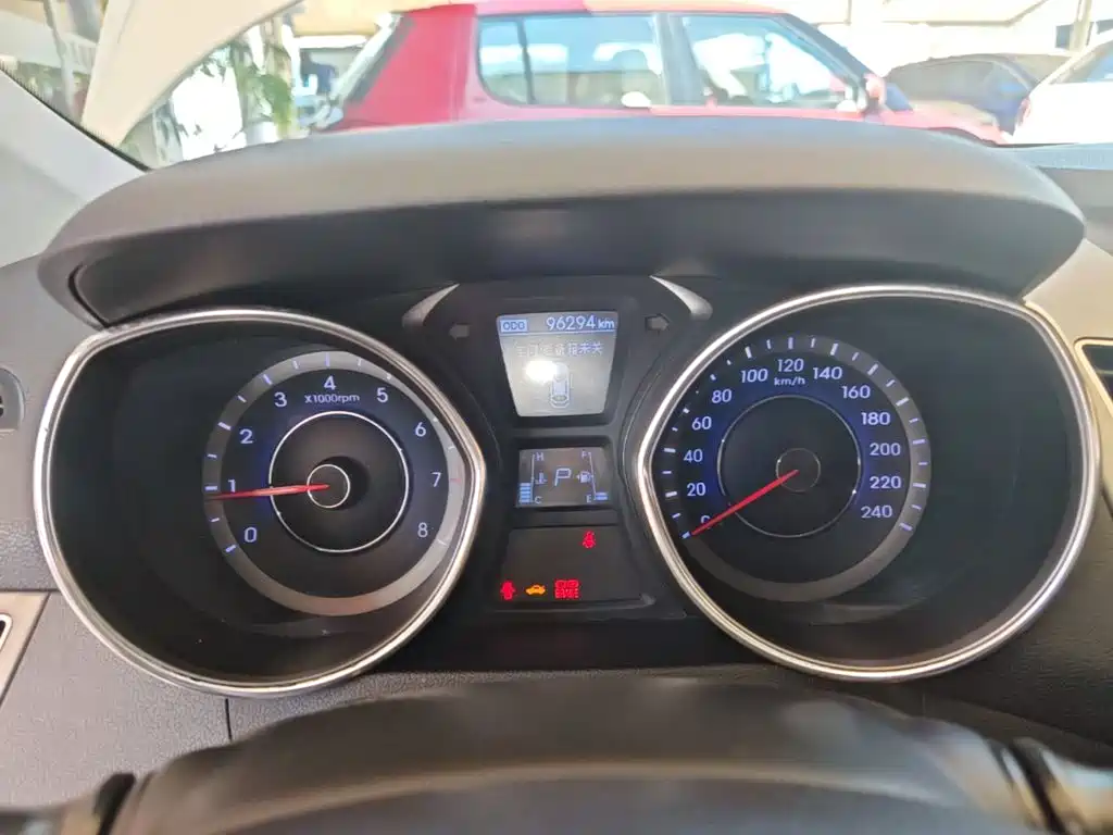 Hyundai Elantra Langdong — миниатюра 12