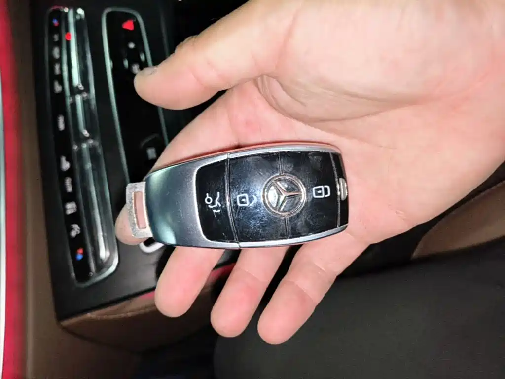 Mercedes-Benz E-Class — миниатюра 9