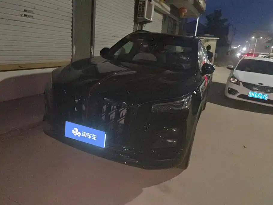 Hongqi HS5