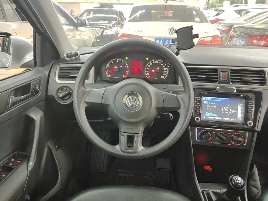 Volkswagen Santana — миниатюра 11