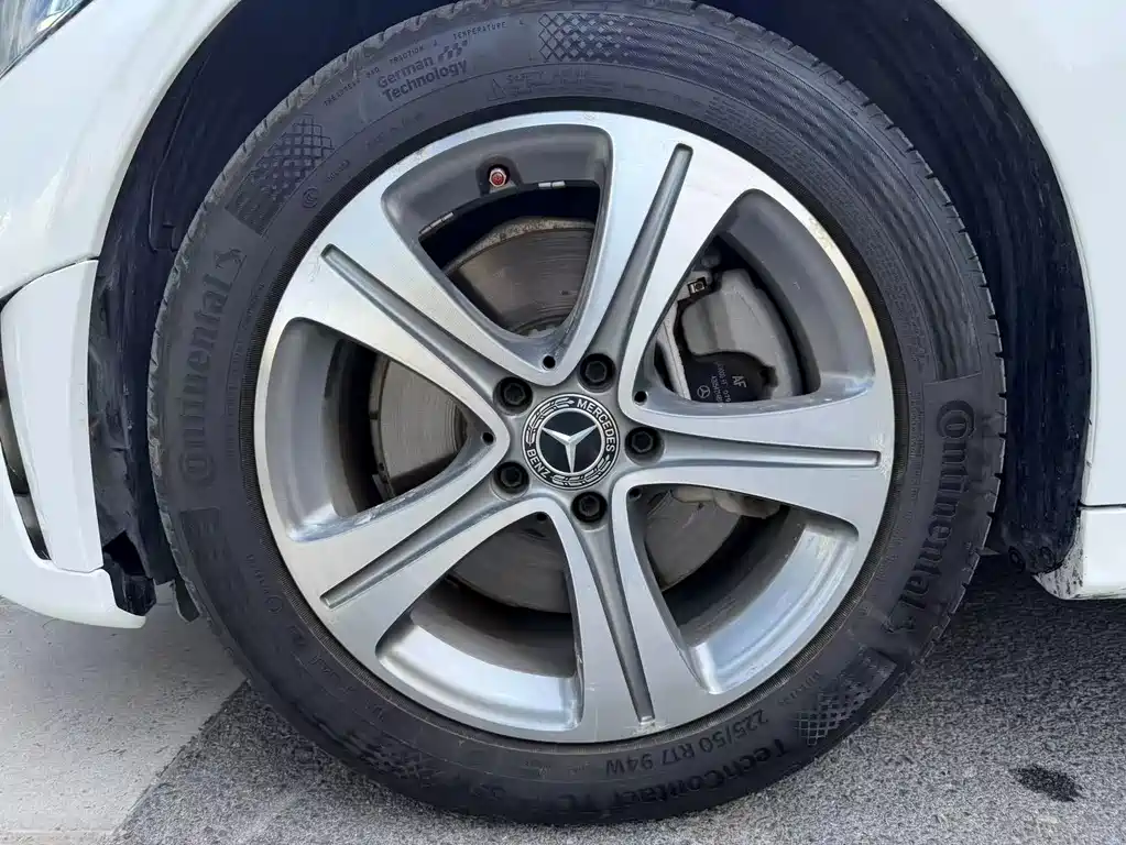 Mercedes-Benz C-Class — миниатюра 12