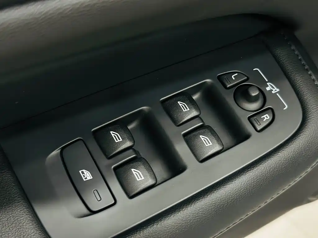 Volvo S60 — миниатюра 12