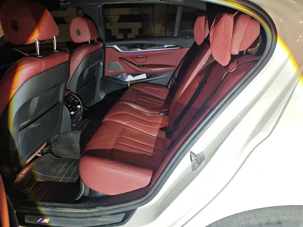 BMW 5 Series — миниатюра 15