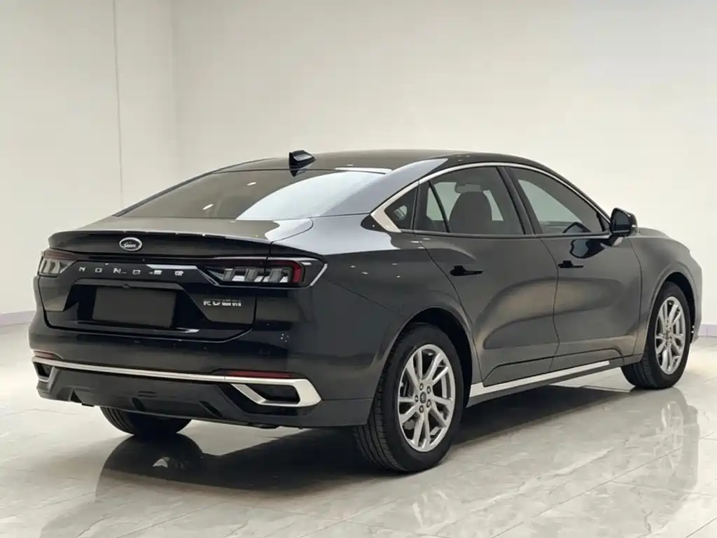 Ford Mondeo — миниатюра 7