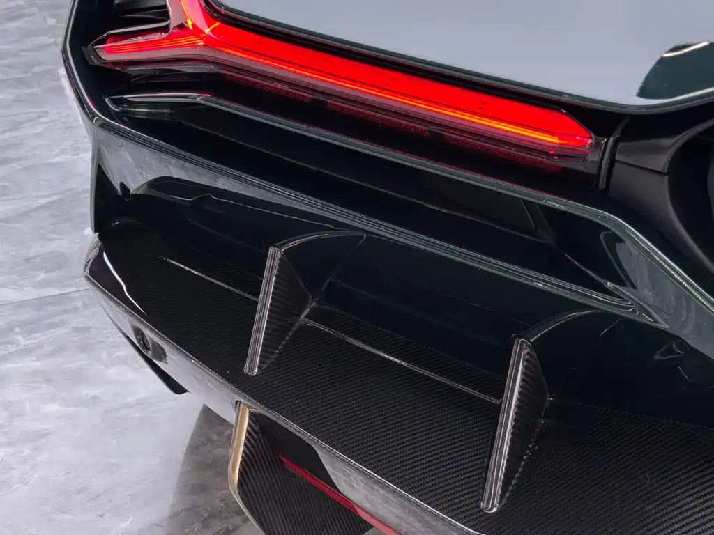 Lamborghini Revuelto — миниатюра 38
