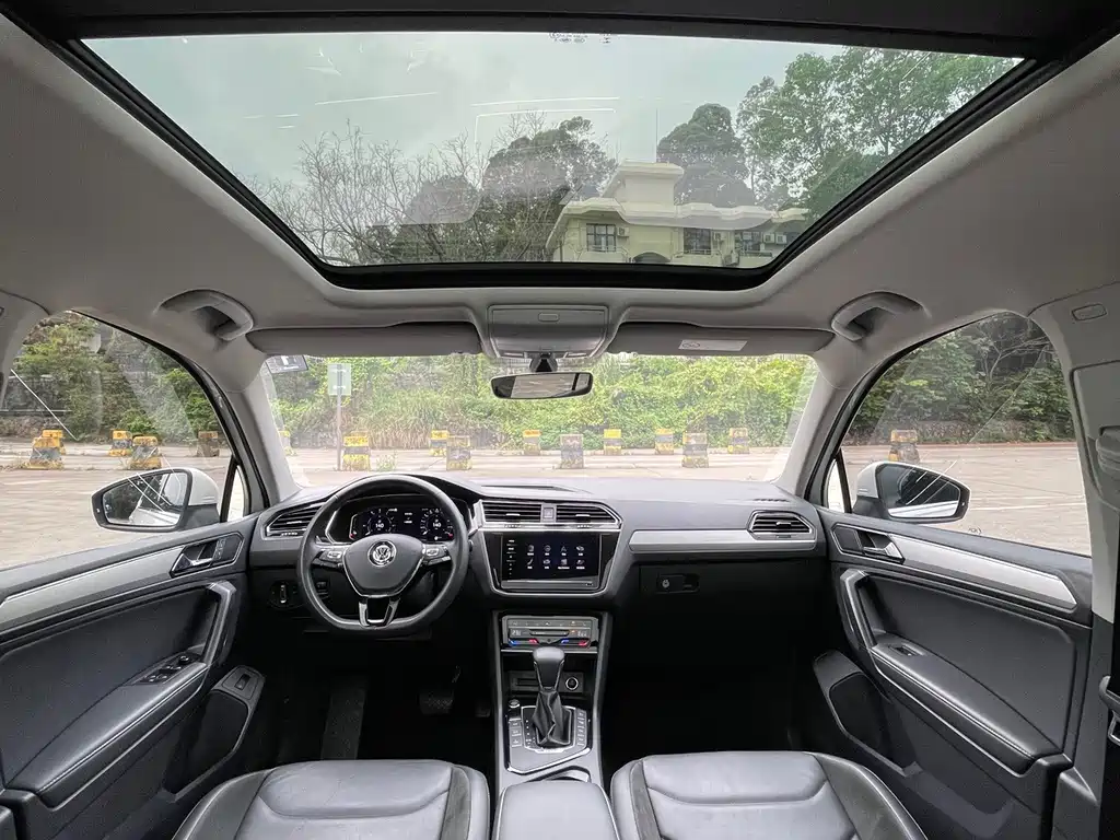 Volkswagen Tiguan L PHEV — миниатюра 19