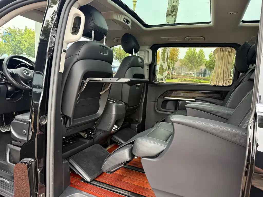 Mercedes-Benz V-Class — миниатюра 8