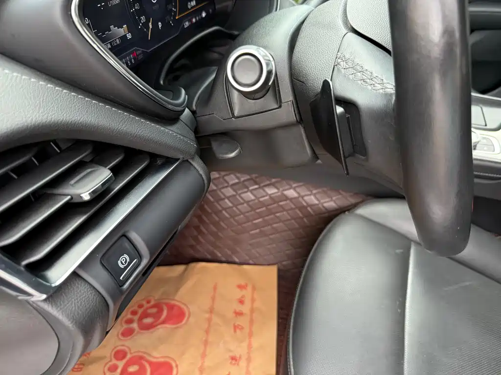 Cadillac CT5 — миниатюра 12