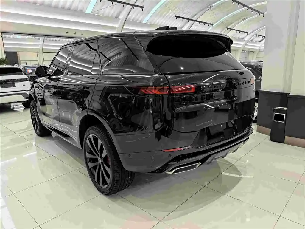 Land Rover Range Rover Sport 2025 400PS