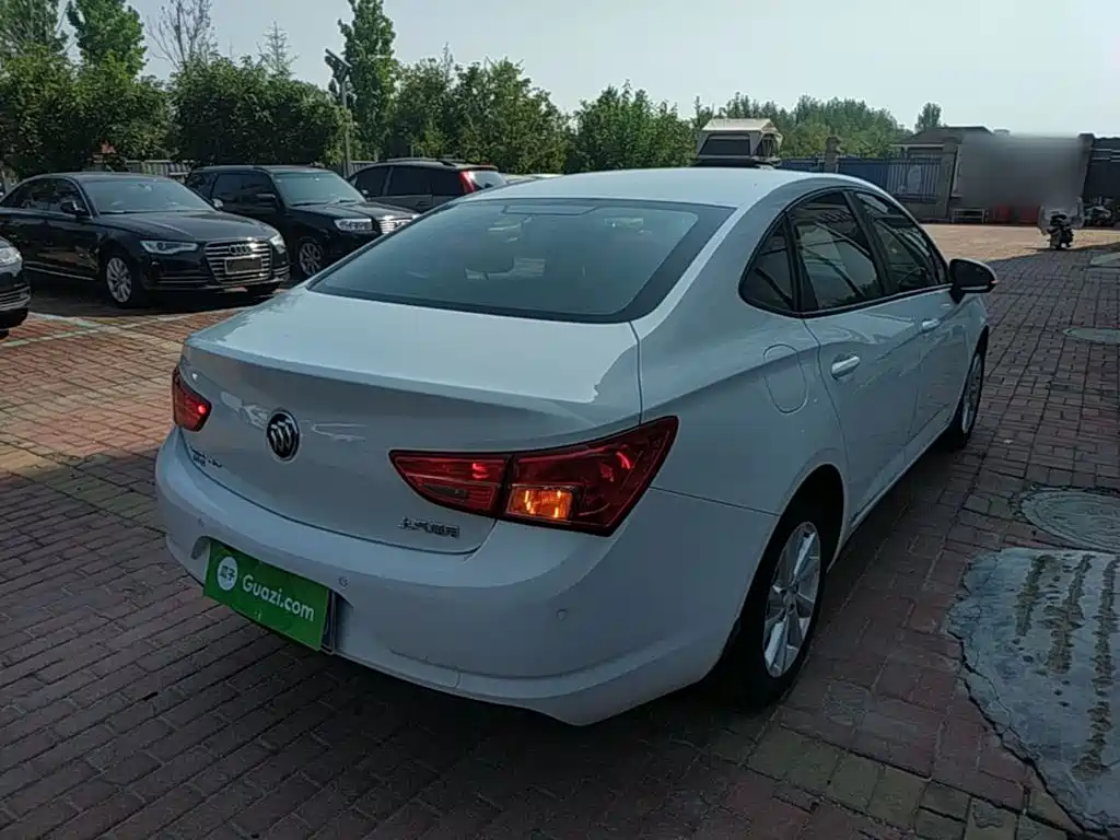 Buick Verano — миниатюра 7